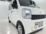 明るいライトが夜道を明るく照らしてくれます。 運転する上で、道路状況をいかに早く認識できるか重要なポイントです。 白色光が暗い道も明るく照らしてくれますよ。