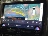 【パノラミックビューモニター】専用のカメラにより、上から見下ろしたような視点で360度クルマの周囲を確認することができます☆死角部分も確認しやすく、狭い場所での切り返しや駐車もスムーズに行えます。
