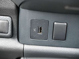 充電に便利なUSBソケット装備