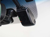 ◆ドライブレコーダー◆映像・音声などを記録する自動車用の装置です。 もしもの事故の際の記録はもちろん、旅行の際の思い出としてドライブの映像を楽しむことができます。
