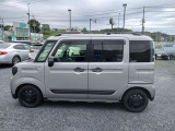 中古車にはボディーコーティングがおすすめ!下地処理が重要なコーティングはもちろんプロの施工でピカピカに仕上げます。