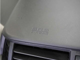 ◆助手席エアバッグ◆SRSエアバッグは、シートベルトだけでは防ぎきれない衝突時の衝撃から乗員を守るための安全装置。衝突時に瞬時に膨らみ、頭部や胸部がダッシュボードに直接衝突するのを防ぎます。