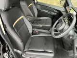 しっかりホールドしてくれて長距離ドライブも疲れない運転席・助手席