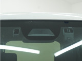 ◆Honda SENSING◆ カメラ等装置で精度の高い検知能力を発揮、安全運転を支援します。ステアリング上のコントローラーに注目!