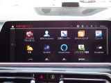 ナビゲーションはもちろん、車両の各種設定やオーディオ、スマートフォンとの接続など、さまざまな機能をこちらから操作していただけます。