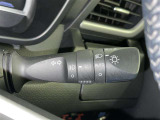 【オートライト】車外の明るさに応じて自動的にライトの点灯・消灯をしてくれます