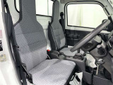 見通しのよいすっきりとした視界で、誰でも運転しやすいです。運転のしやすさは疲れにくさにも繋がりますよ♪