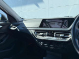 BMW専門のメカニックが、100項目にも上るポイントを徹底的にチェック。交換基準に達した部品があれば、弊社負担にて交換後、お客様へご納車致します。