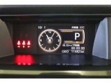 4.2インチの高精細な液晶に、クルマからのさまざまな運転情報を表示。さらにエコキャラモードなどにも出来ます。運転席から見やすいインパネ中央部に配置しているので、走行中の視線移動が少なく快適です。