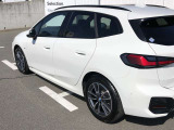 車両の詳細、ご質問につきましては、営業スタッフまでお気軽にご連絡下さいませ。遠方のお客様には実車の詳細動画送信も承ります。お問合せをお待ち致しております。