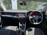 Audiのインテリアはエクステリア同様、優れたデザイン性とクオリティ、そして機能性を兼ね備えております。