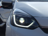 ★LEDヘッドライト搭載★ 白っぽく光る明るく省電力なLEDライト!先進的な白い輝きでフロントフェースを引き締めます☆