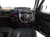 視界良好、操作しやすい運転席です。