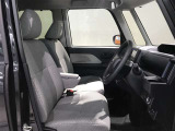 見通しのよいすっきりとした視界で、誰でも運転しやすいです。運転のしやすさは疲れにくさにも繋がりますよ♪