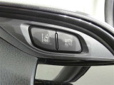 【車線逸脱警報装置・先進ライト】のセットスイッチです。安全装備搭載でドライバーの安全をサポートします。