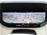 高精細フルデジタルメーターを採用し、ナビゲーションや車両情報を視認性高く表示。