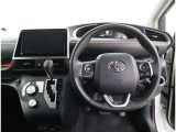 見通しのよいすっきりとした視界で、誰でも運転しやすいです。運転のしやすさは疲れにくさにも繋がりますよ♪