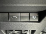 【パワーバックドア】ボタン一つでテールゲートが自動で開閉します。