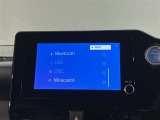 いまや必須装備「ナビゲーション」搭載!知らない場所にスイスイッとドライブ。もう、これなしではハンドルを握れませんね!でも運転中の操作は危険ですのでご注意ですね☆