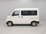 当社では全車、納車前にサービス工場で12ヶ月点検相当の整備を実施しております。そこで確認された不具合箇所は修理しておりますのでご安心下さい。
