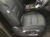 運転席シートの座面の状態です。