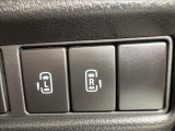 電動のスライドドアは運転席からも開閉をすることができるため、便利です。