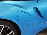 BMWの純正アロイホイールは軽量かつ強度にも優れているホイールで走行性能を引き上げる設計になっております。足元にもBMWは妥協がなくこだわっている個所になります。