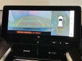 バックカメラが付いているので後方確認が非常にしやすいです。今や運転初心者も熟練者も必須装備!ついていて損はないですね♪