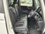 シートヒーター装備のフロントシートで長時間でも快適ドライブ!