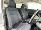 高いホールド性で運転姿勢が安定します。長距離ドライブでも疲れにくいのが魅力です。快適なドライビングライフをお送りください♪