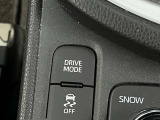 走行状況に合わせて、運転モードを切り替えられるドライブモード切替スイッチ付き!