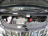 2.5リットル DOHC 16バルブのエンジン。パワフル・エコノミー・クリーンの三拍子そろってます。海外でも定番のエンジンです。