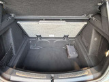 トランクはSUVらしい十分な広さがあり、二段式になっておりますので普段使わない洗車道具などは下段に収納可能です!