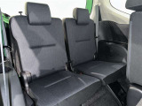 3列目シートもひろびろとしたスペースを確保しています。大人数でのお出かけもばっちりです!