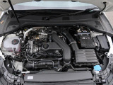 排気量を小さくし燃費とパワーを両立する高効率直噴ターボエンジン。燃料一滴一滴をパワーへと昇華させるAudi独自のFSI(直噴システム)により、燃料を無駄なく燃焼。
