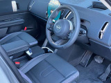 運転席・助手席は、パワーシート・シートヒーターが装備されています!
