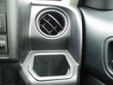 運転席エアコン吹き出し・ドリンクホルダー。