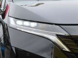 今や主流となってきました「LEDヘッドランプ」。消費電力も少なく、エコ走行に貢献します。コレが付いているだけで、優越感に浸れますよね。HIDに負けないくらい明るく安全です。