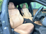 運転席シート廻りは使用感も少なく、良好な状態となっています。前オーナー様が丁寧に使っていたことがよくわかりますね。