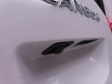 バックの苦手な初心者や女性にうれしいバックモニター 運転席の死角になる真後ろが確認できます。 (^^♪