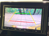 【バックカメラ】駐車時に後方がリアルタイム映像で確認できます。大型商業施設や立体駐車場での駐車時や、夜間のバック時に大活躍!運転スキルに関わらず、今や必須となった装備のひとつです!