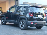 Jeepならではのワイルドさが洗礼された都会的なデザインに落とし込まれています。