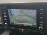 駐車が苦手な方でも安心のバックガイドモニター搭載。 後方の映像をクリアに表示し、ガイドラインで車庫入れや縦列駐車をしっかりサポート。毎日の運転がぐっとラクになります。
