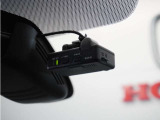 ◆ドライブレコーダー◆映像・音声などを記録する自動車用の装置です。 もしもの事故の際の記録はもちろん、旅行の際の思い出としてドライブの映像を楽しむことができます。