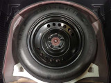 スペアタイヤ装備。もしもの時でも安心です!