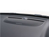 【harman/kardon】世界のオーディオファン垂涎のプレミアムサウンドシステムを搭載。原音に近い音場空間を忠実に再現。乗る人すべてに最良の音響体験を提供します。