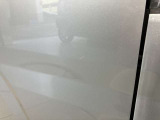 運転ドアにキズあります。