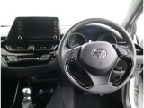 見通しのよいすっきりとした視界で、誰でも運転しやすいです。運転のしやすさは疲れにくさにも繋がりますよ♪