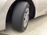 タイヤの状態はご覧の通りです。車両の状態書と併せてご確認くださいませ。