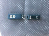 キーを取り出さずにドアを施錠&解錠。クルマの始動も可能です。